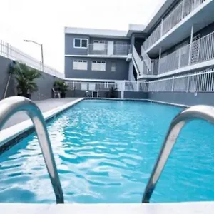 modern-2br-with-kingbed-in-the-heart-of-isla-verde-strip.sanjuanpuertorico-hotels.com/